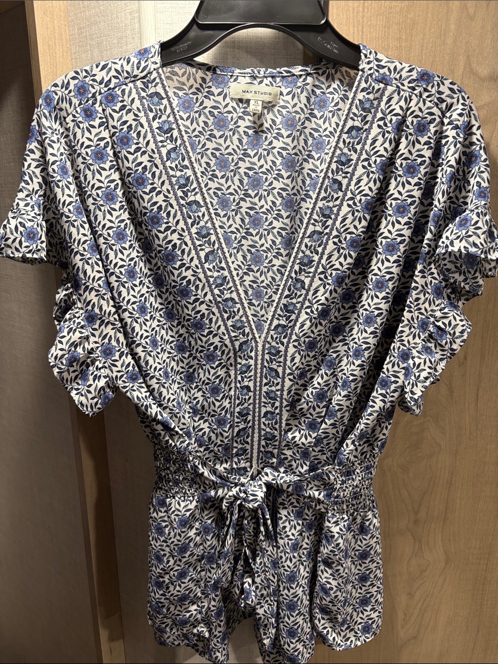 Max Studio White and Blue Floral V-Neck Tie-Waist Tunic
